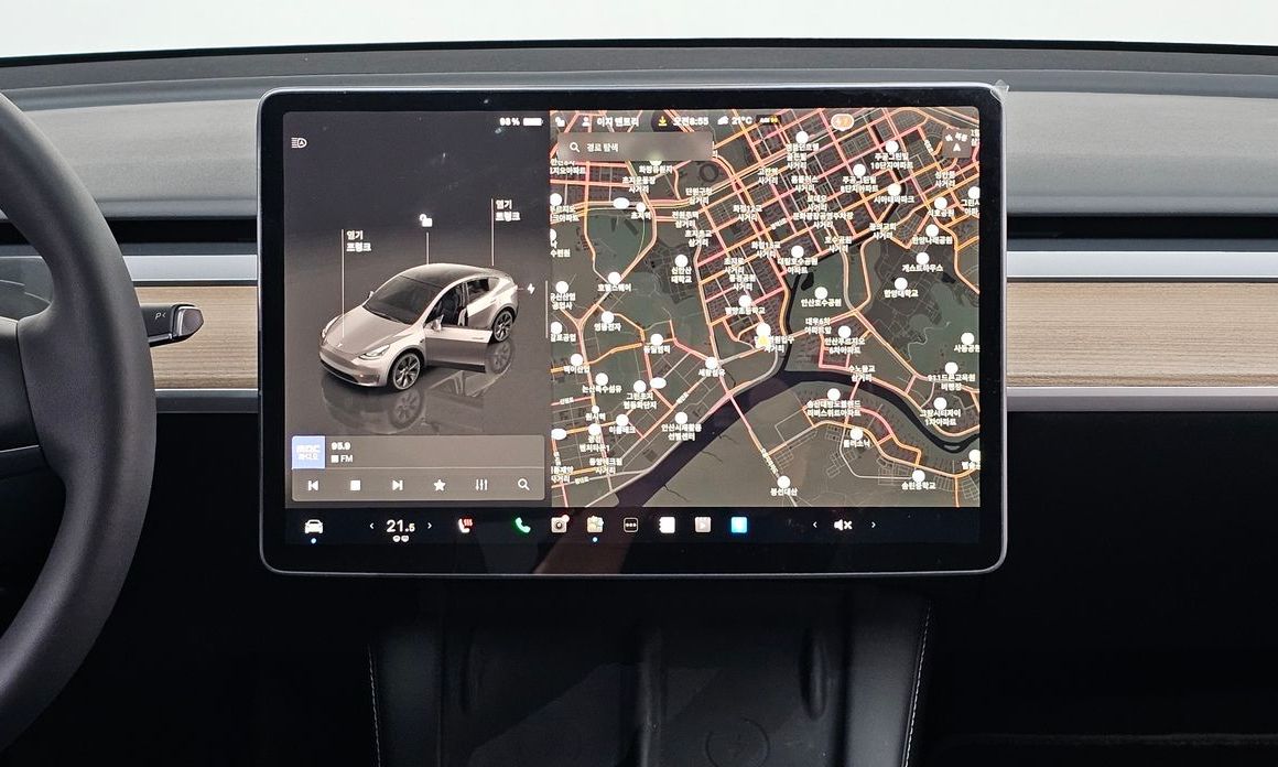 Tesla Model Y 2024
