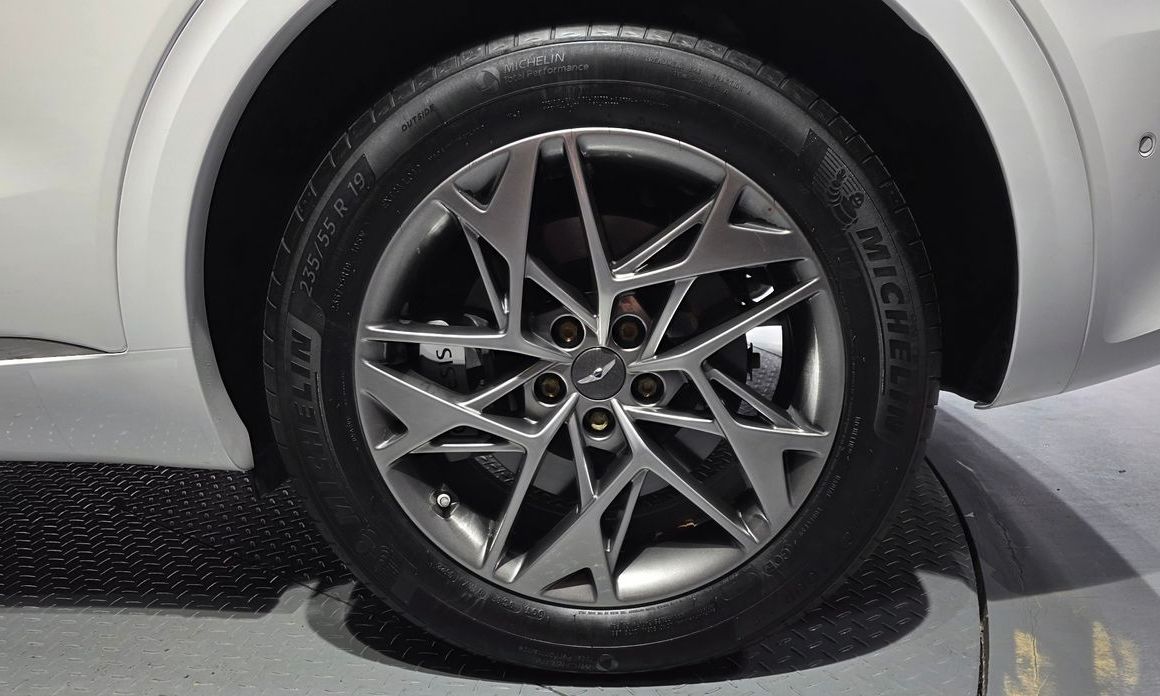 Genesis GV70 2023