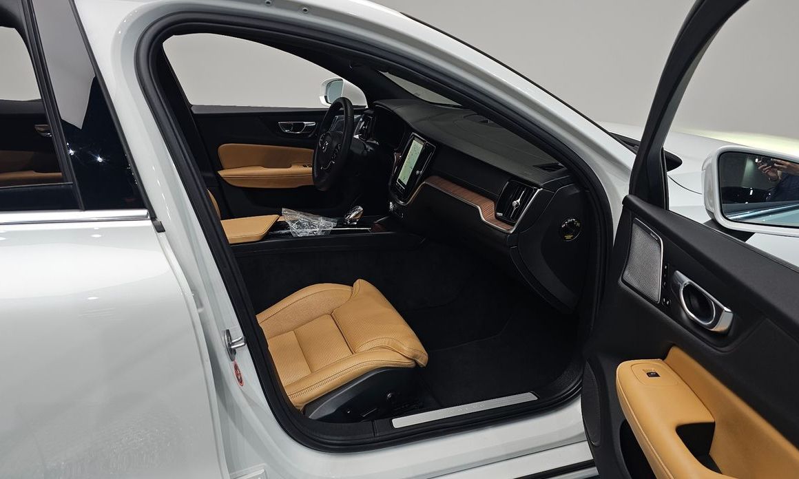 Volvo S60 2023