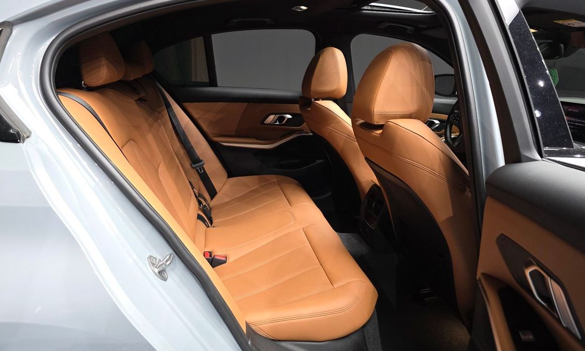 BMW 3-Series 2023