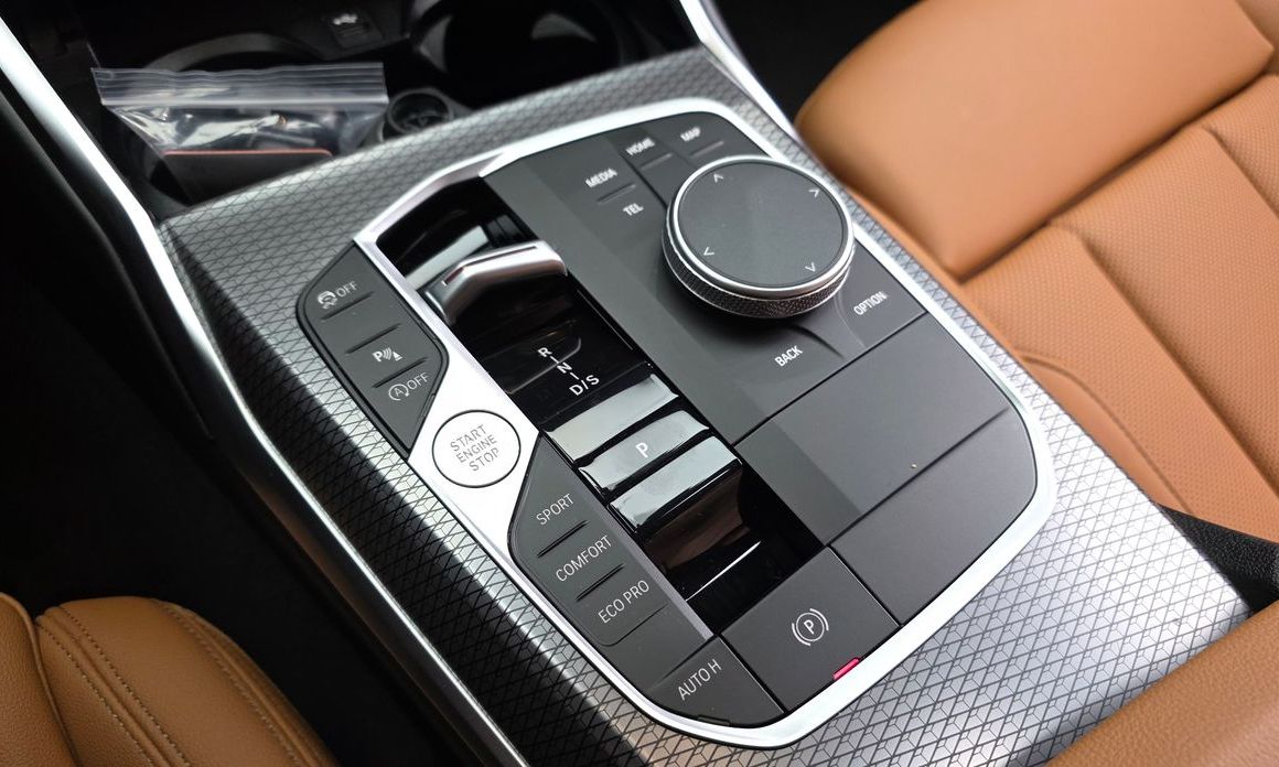 BMW 3-Series 2023