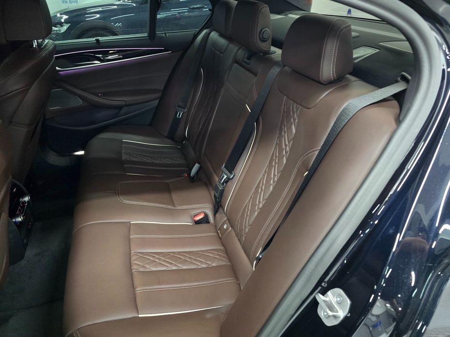 BMW 5-Series 2022