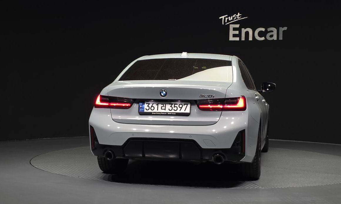 BMW 3-Series 2023