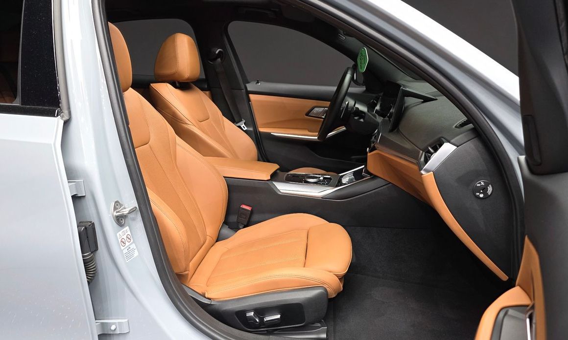 BMW 3-Series 2023