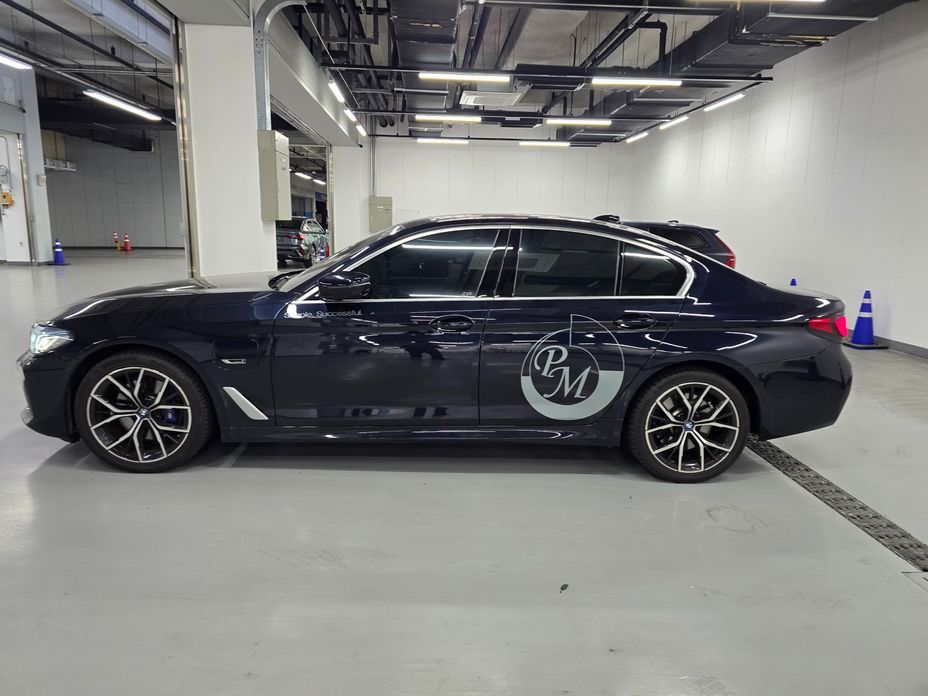 BMW 5-Series 2022