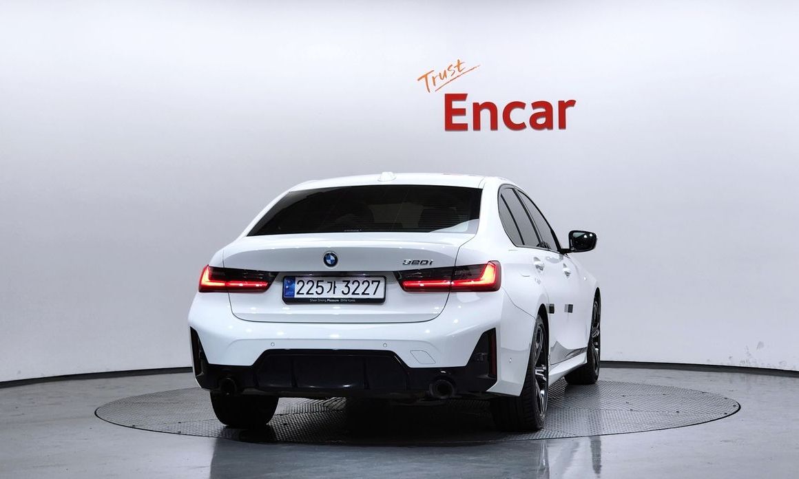 BMW 3-Series 2024