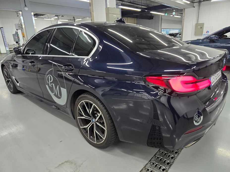 BMW 5-Series 2022
