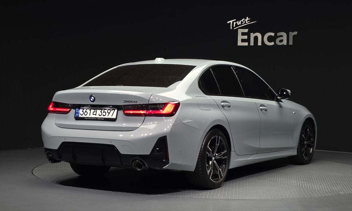 BMW 3-Series 2023