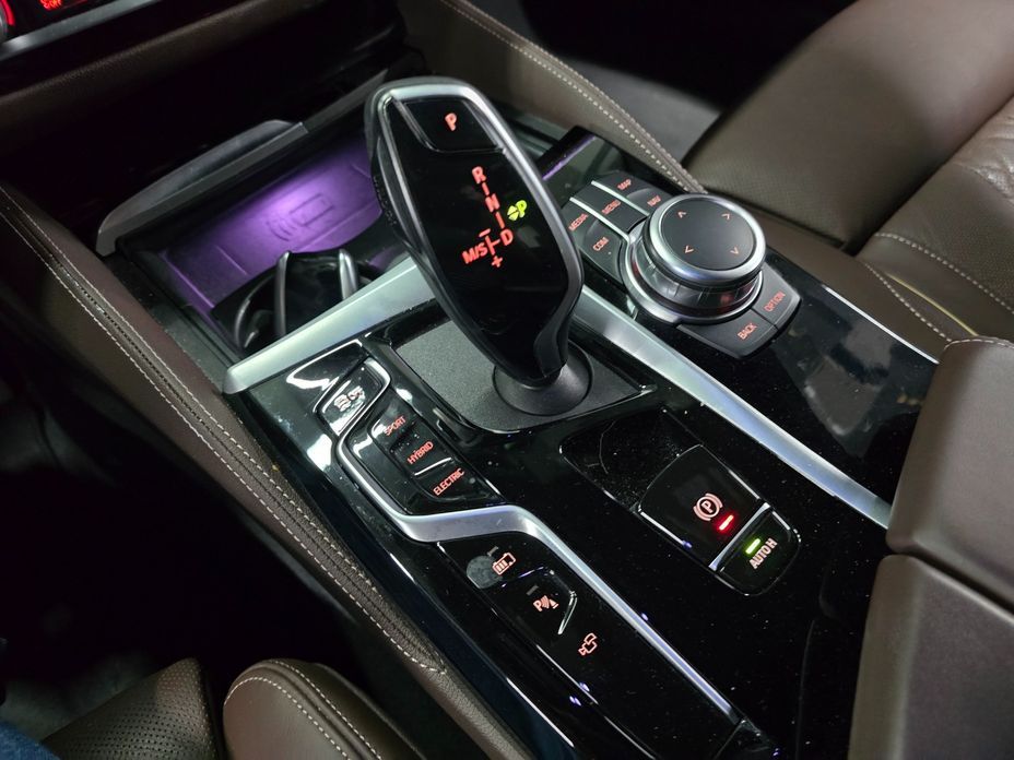 BMW 5-Series 2022