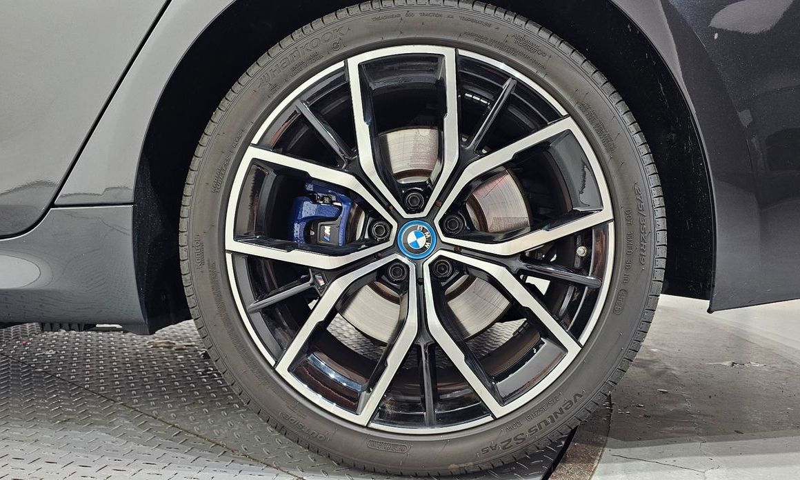 BMW 5-Series 2022
