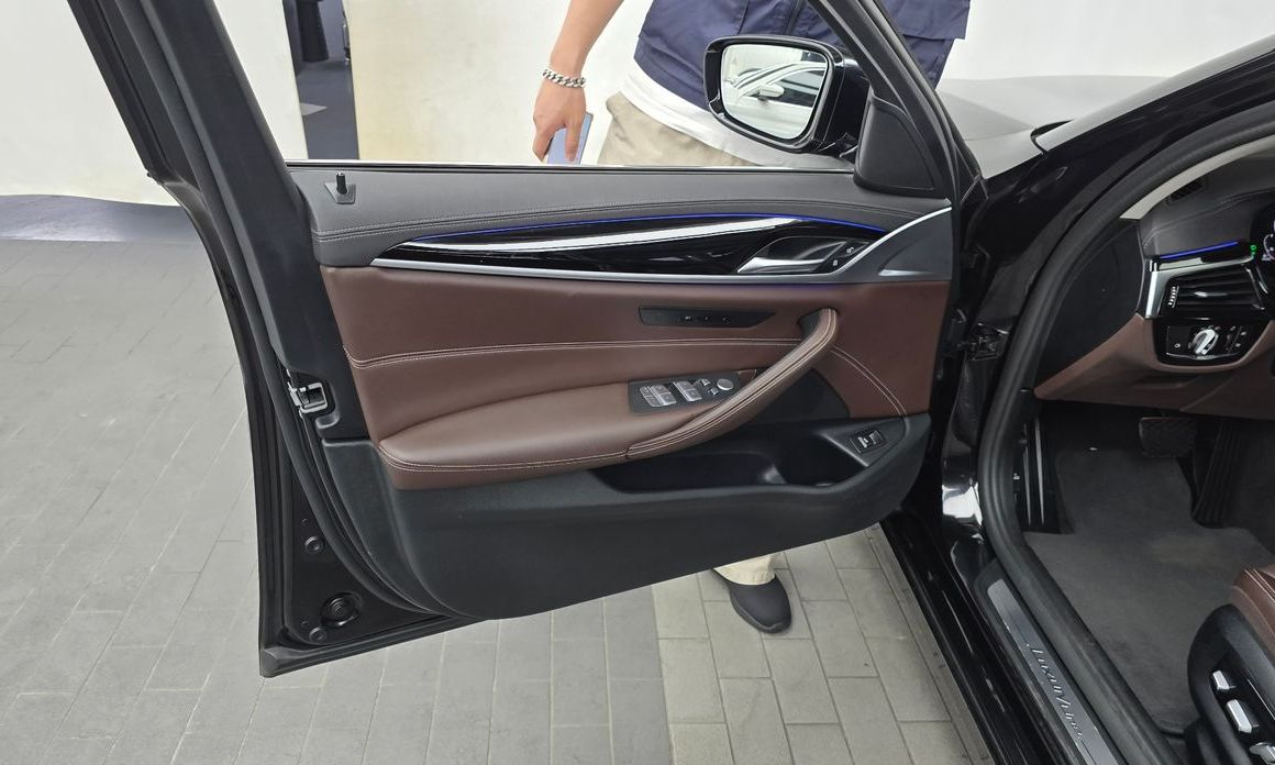 BMW 5-Series 2022