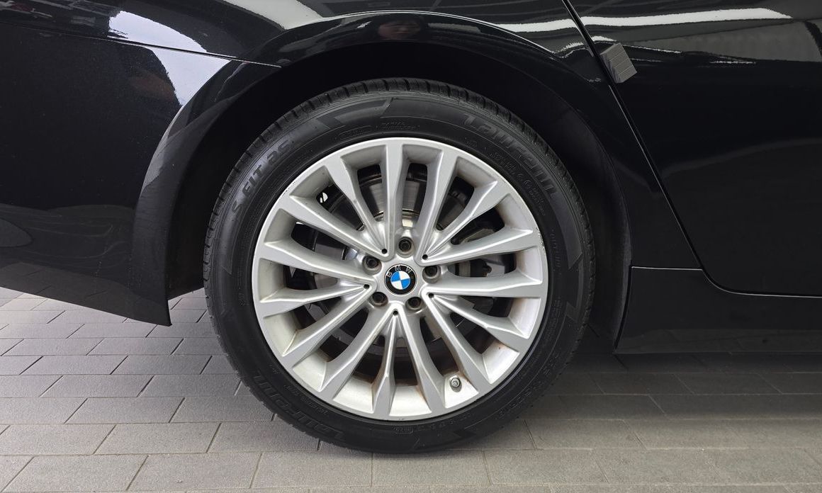 BMW 5-Series 2022