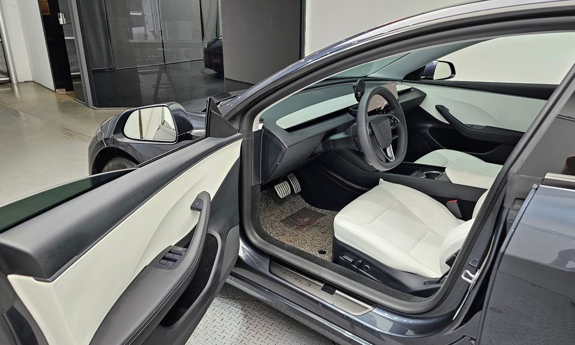Tesla Model 3 2025