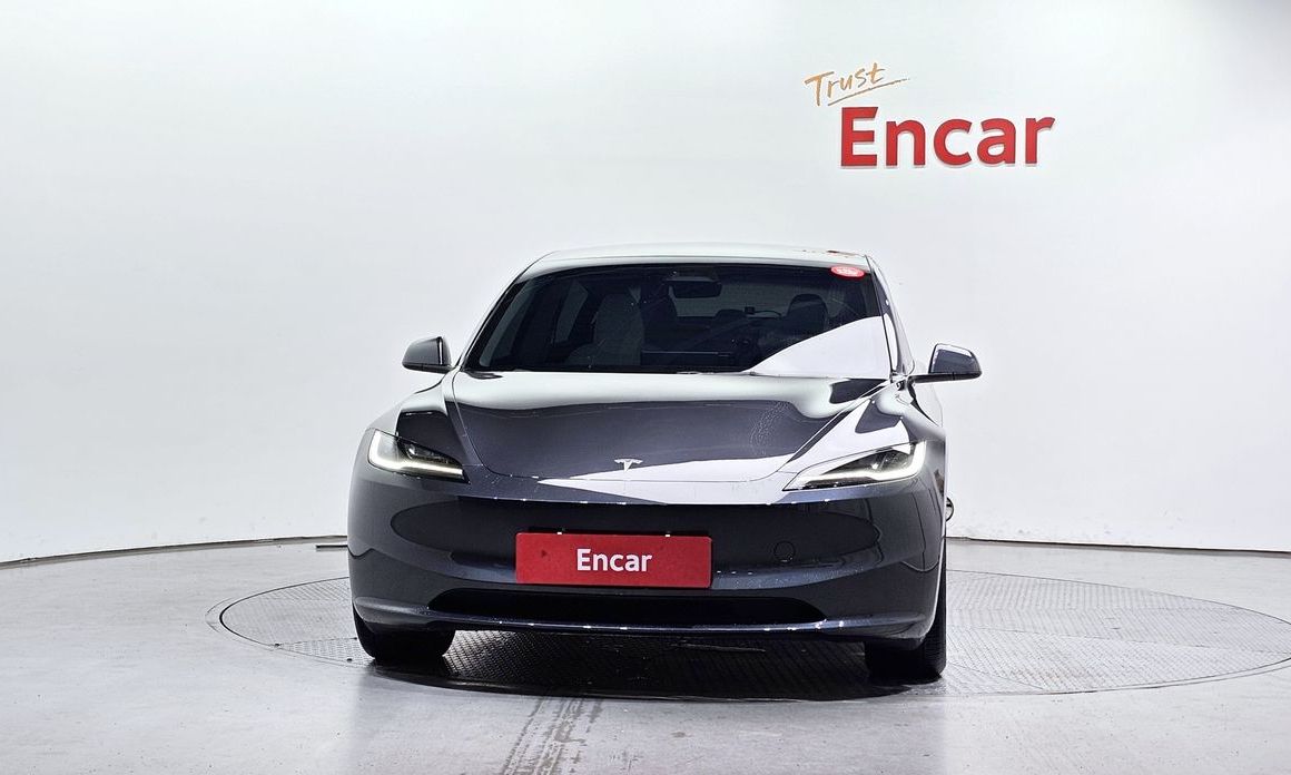 Tesla Model 3 2025