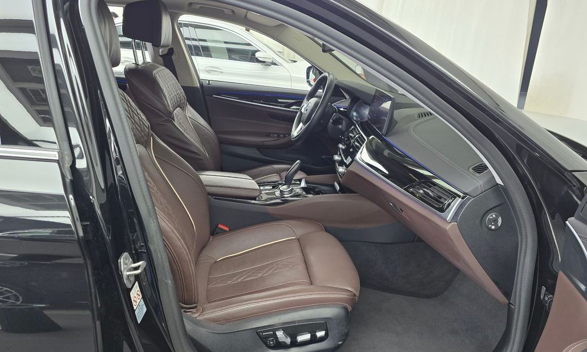 BMW 5-Series 2022
