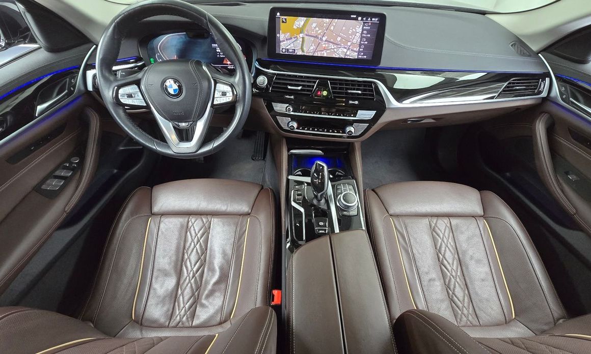 BMW 5-Series 2022