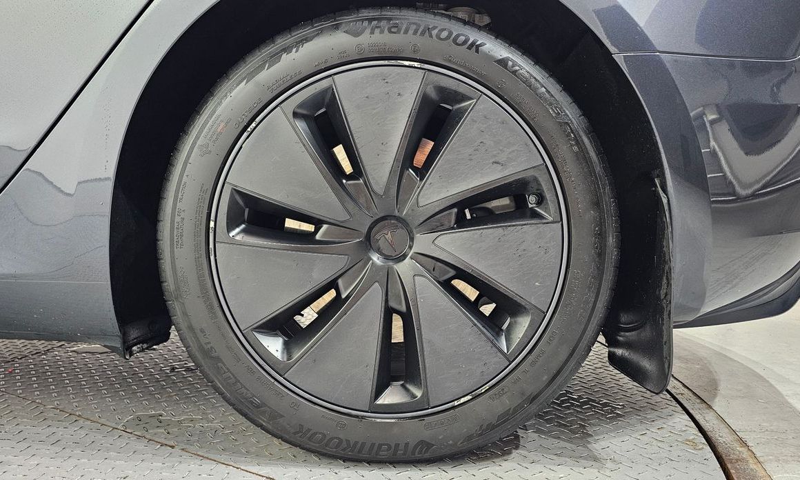 Tesla Model 3 2025