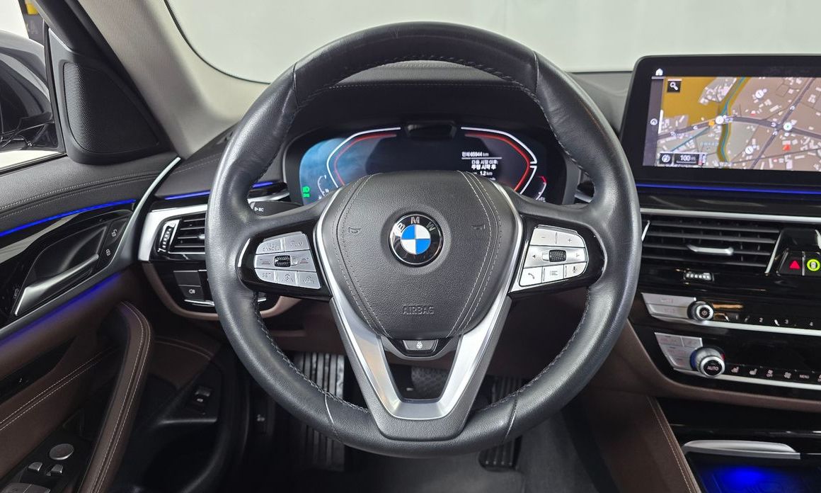 BMW 5-Series 2022