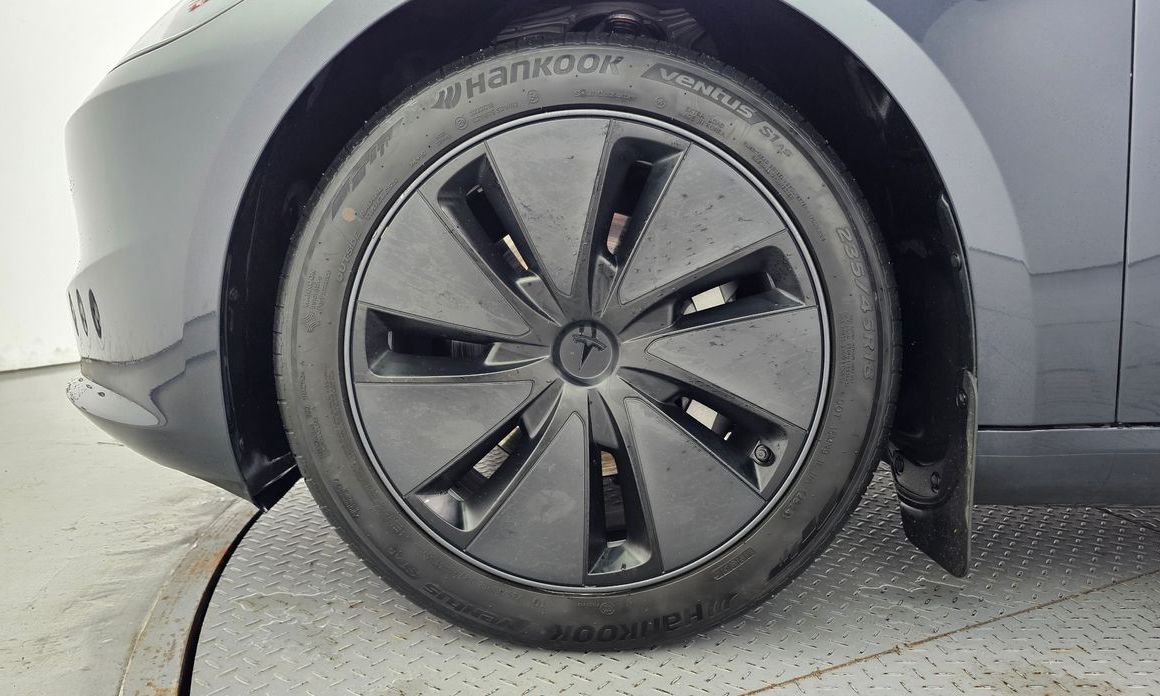 Tesla Model 3 2025