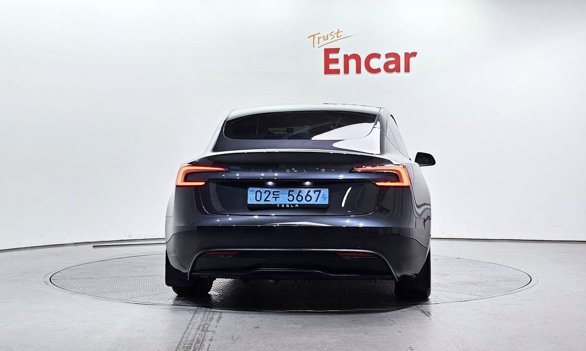 Tesla Model 3 2025