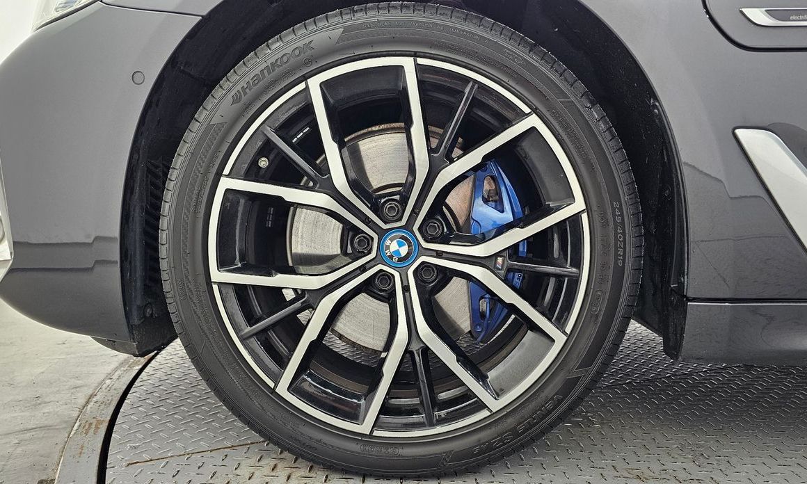 BMW 5-Series 2022