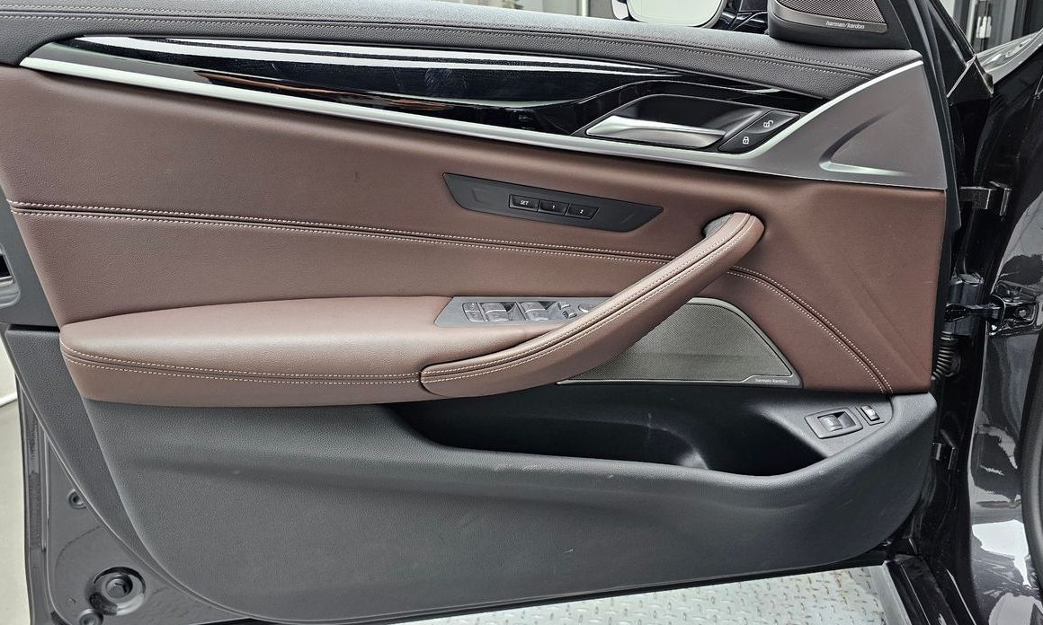 BMW 5-Series 2022