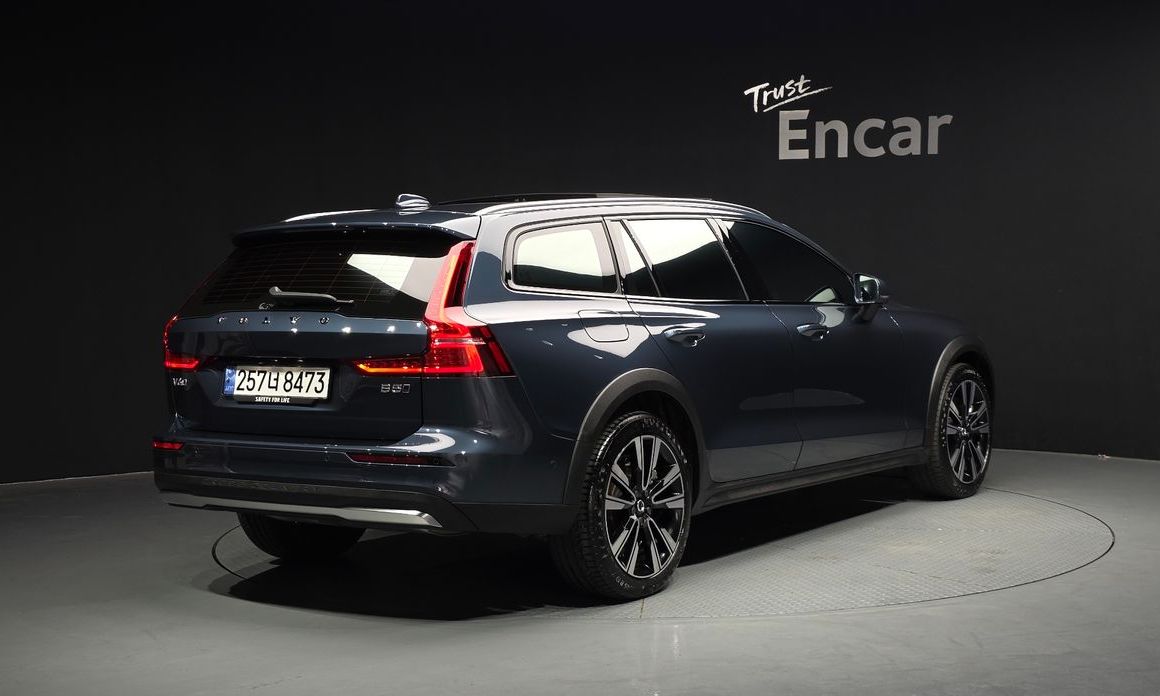 Volvo V60 2024