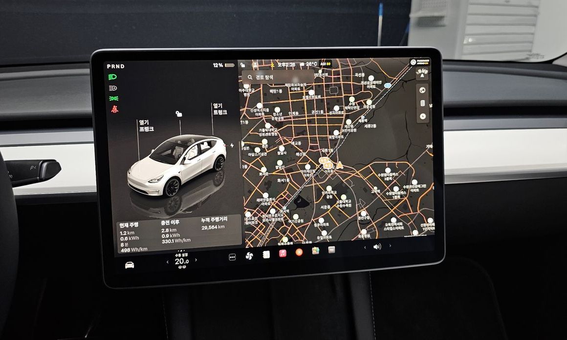 Tesla Model Y 2024