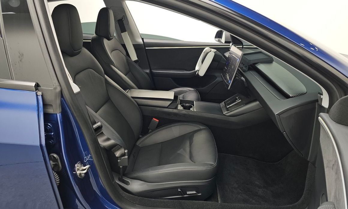 Tesla Model 3 2024