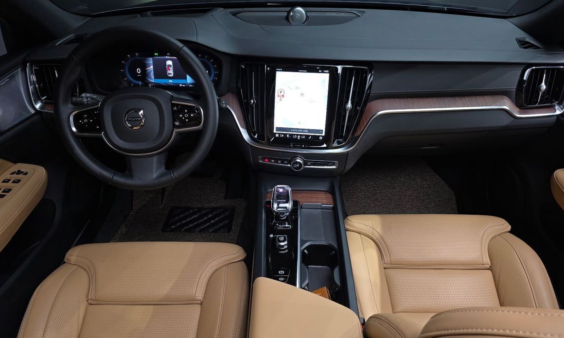Volvo V60 2024