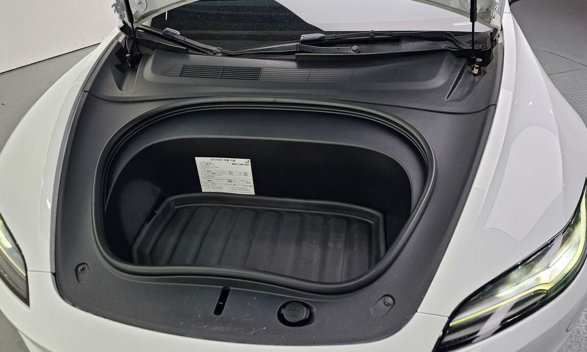 Tesla Model 3 2024