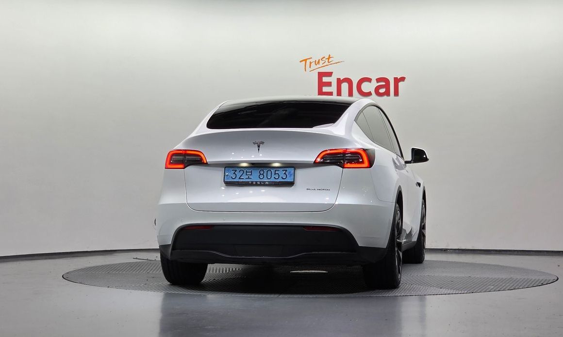 Tesla Model Y 2022