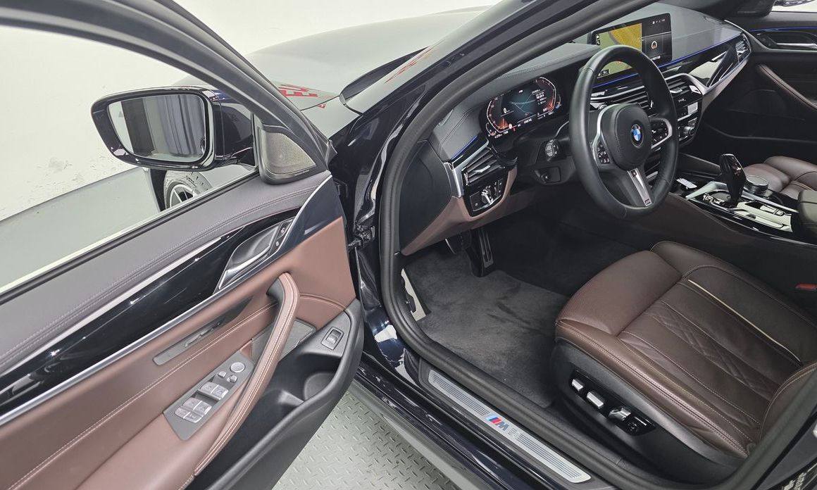 BMW 5-Series 2023