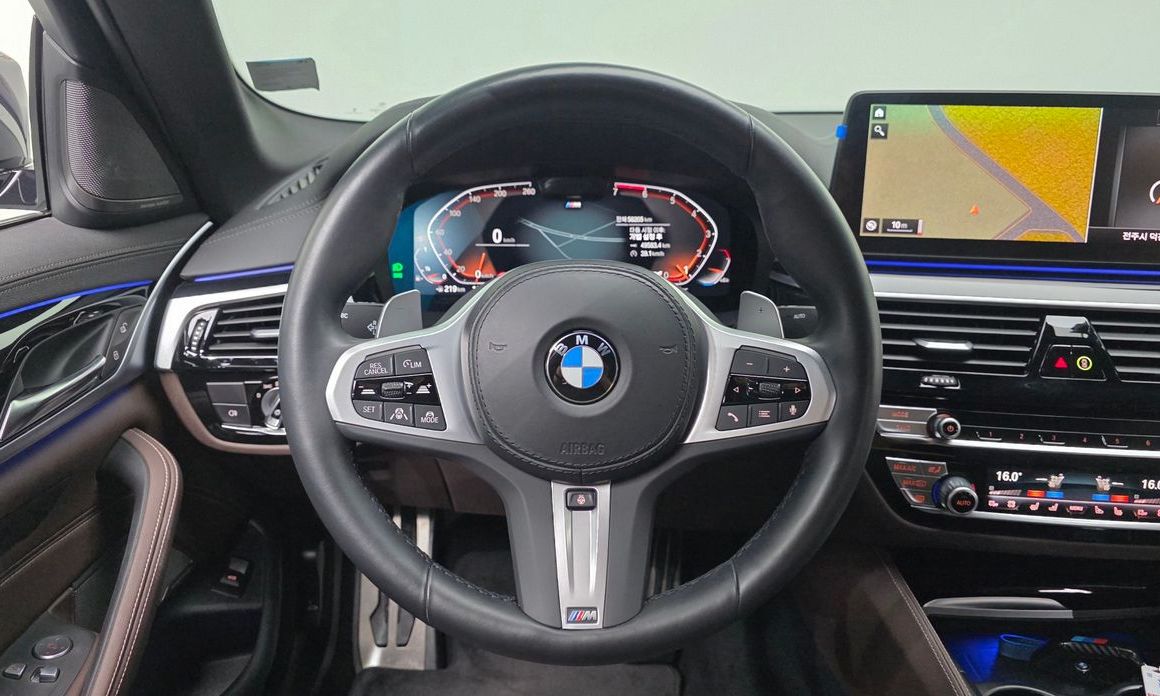 BMW 5-Series 2023