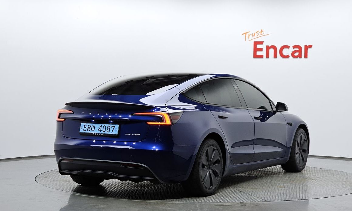 Tesla Model 3 2024