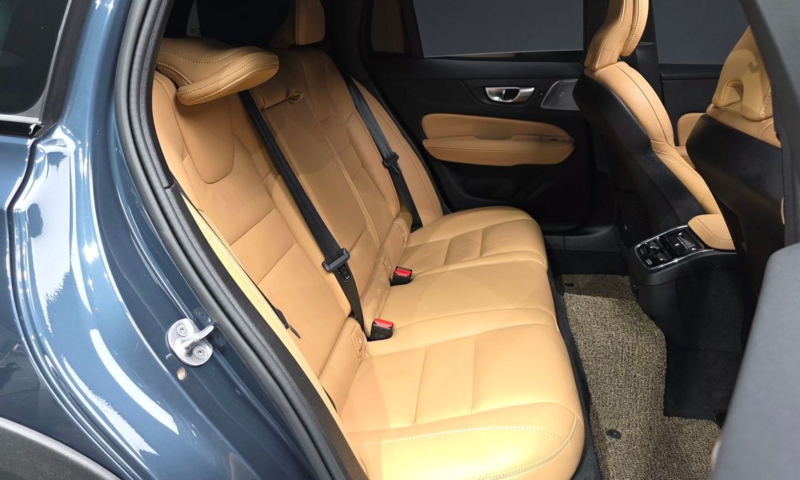 Volvo V60 2024
