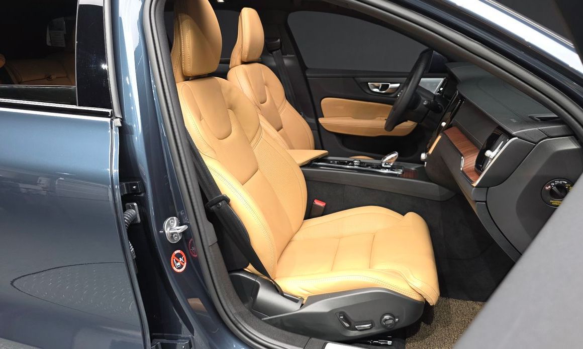 Volvo V60 2024