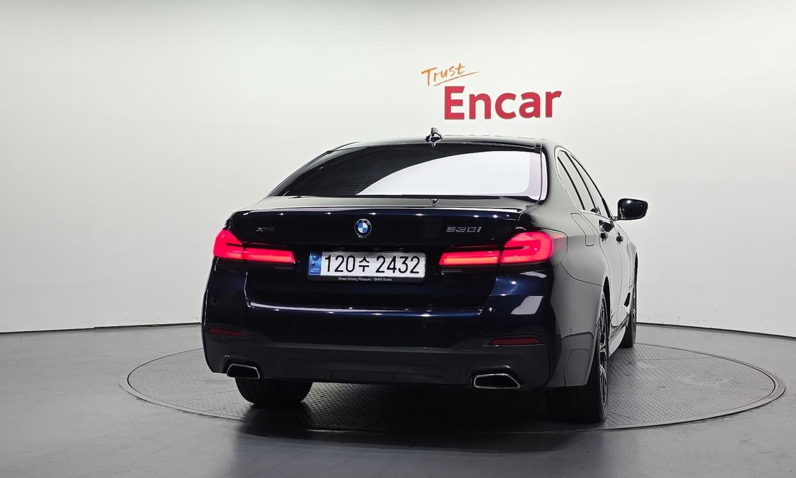 BMW 5-Series 2023
