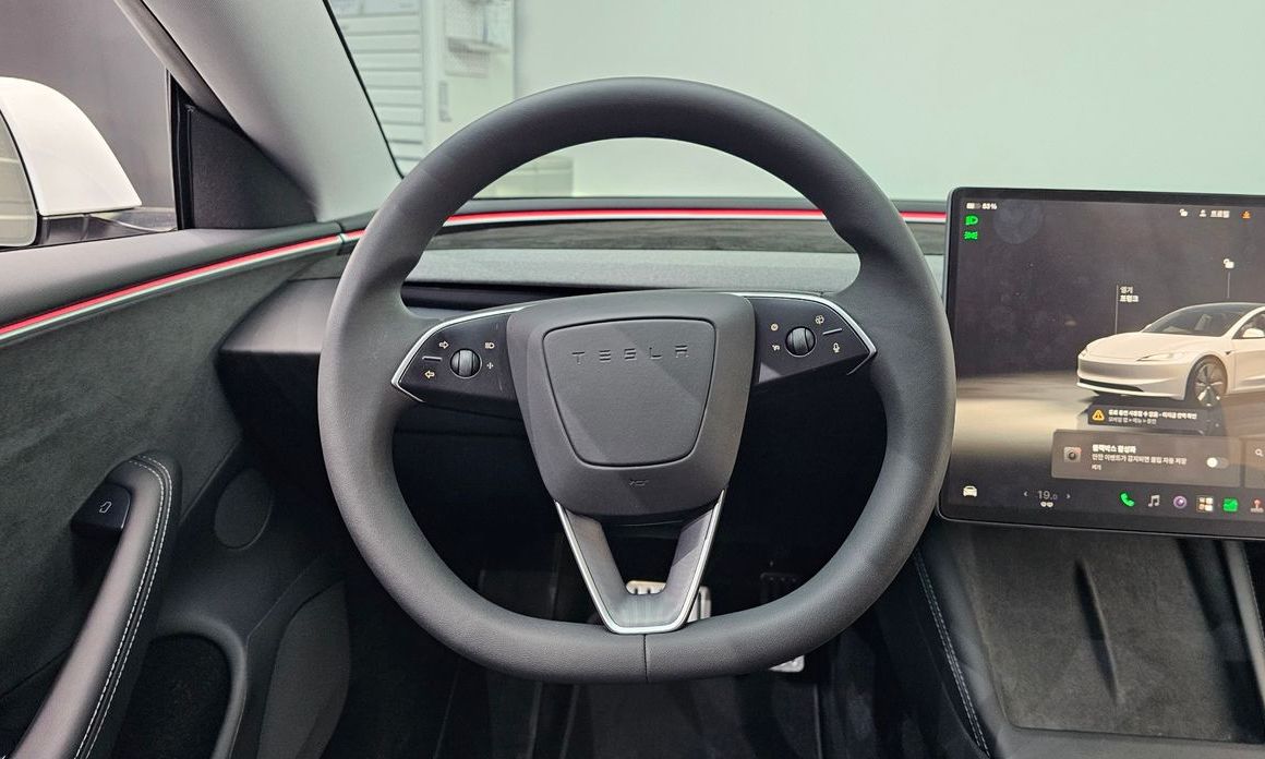 Tesla Model 3 2024