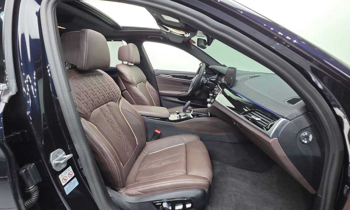 BMW 5-Series 2023