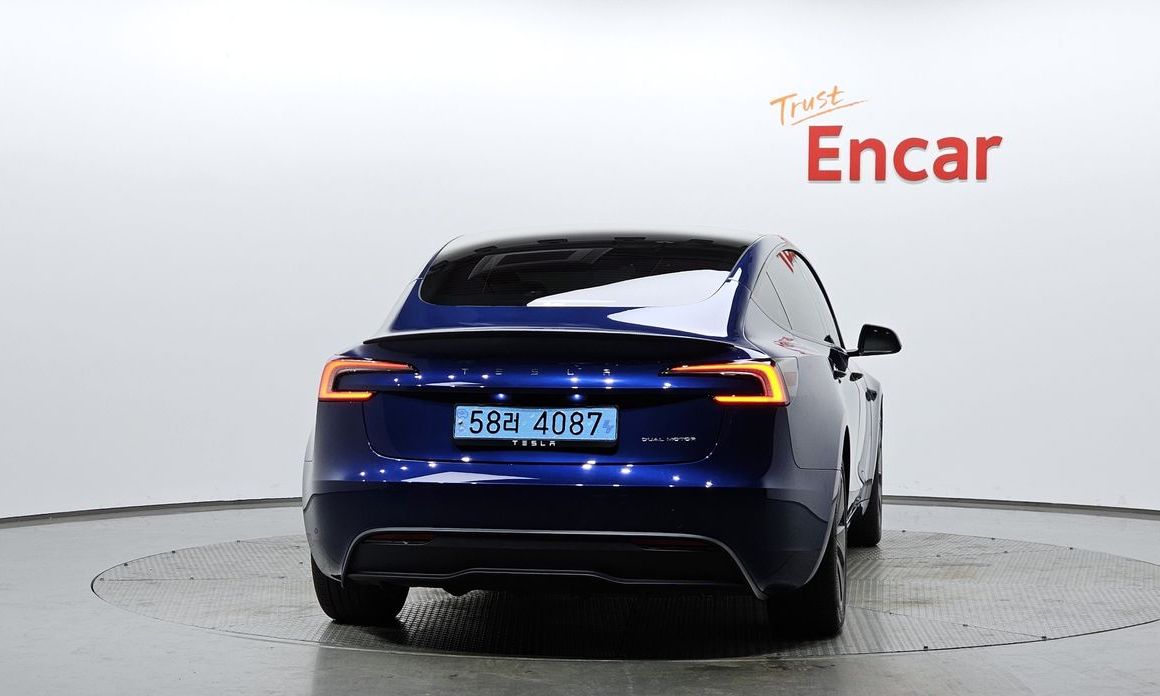 Tesla Model 3 2024