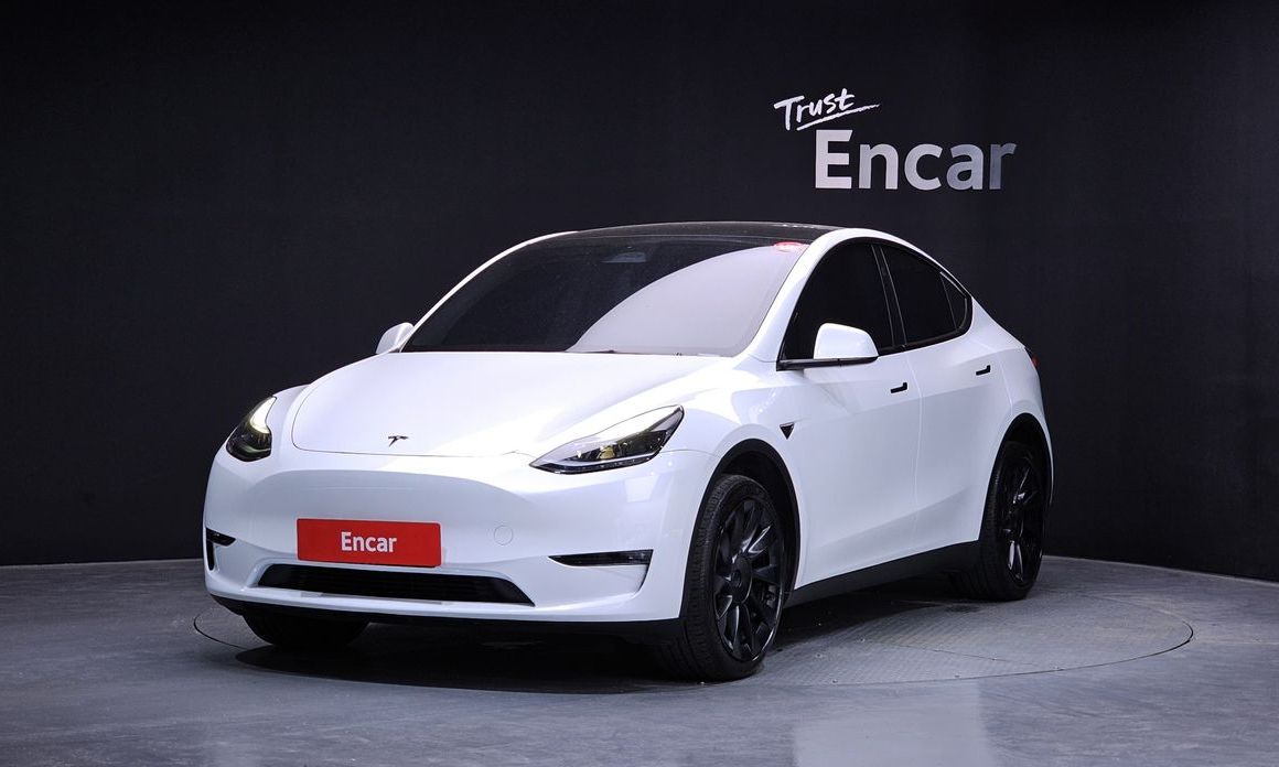 Tesla Model Y 2024