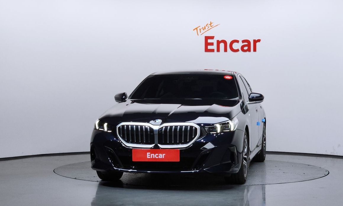 BMW 5-Series 2024