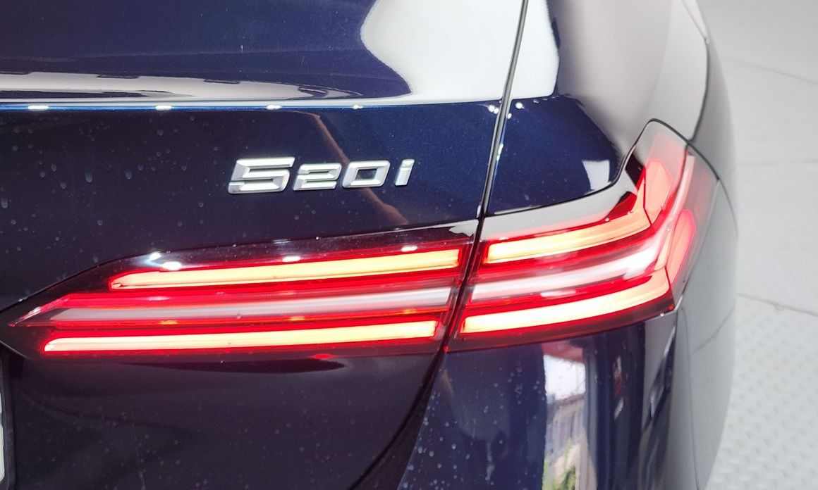 BMW 5-Series 2024