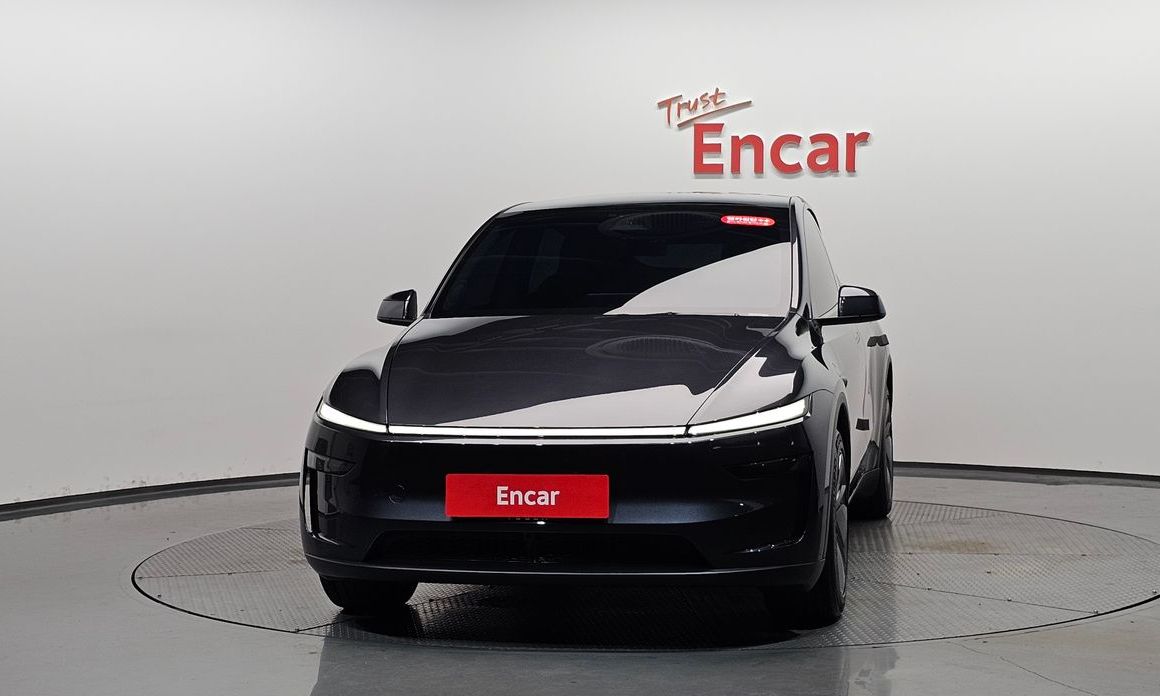 Tesla Model Y 2025