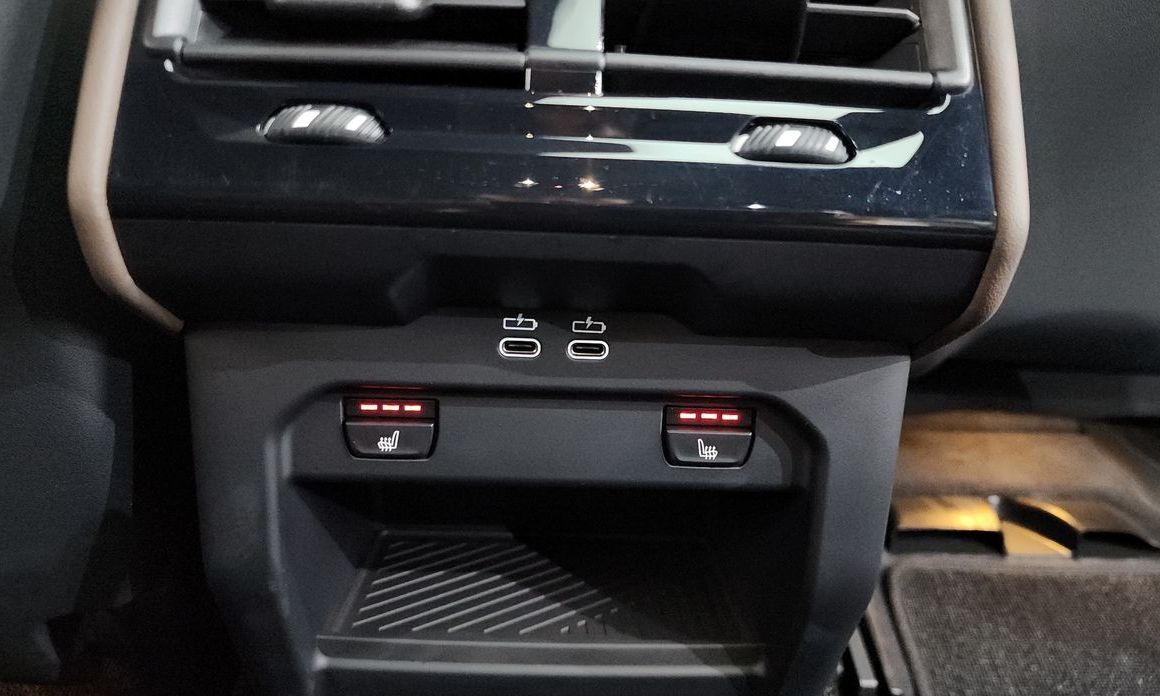 BMW 5-Series 2024