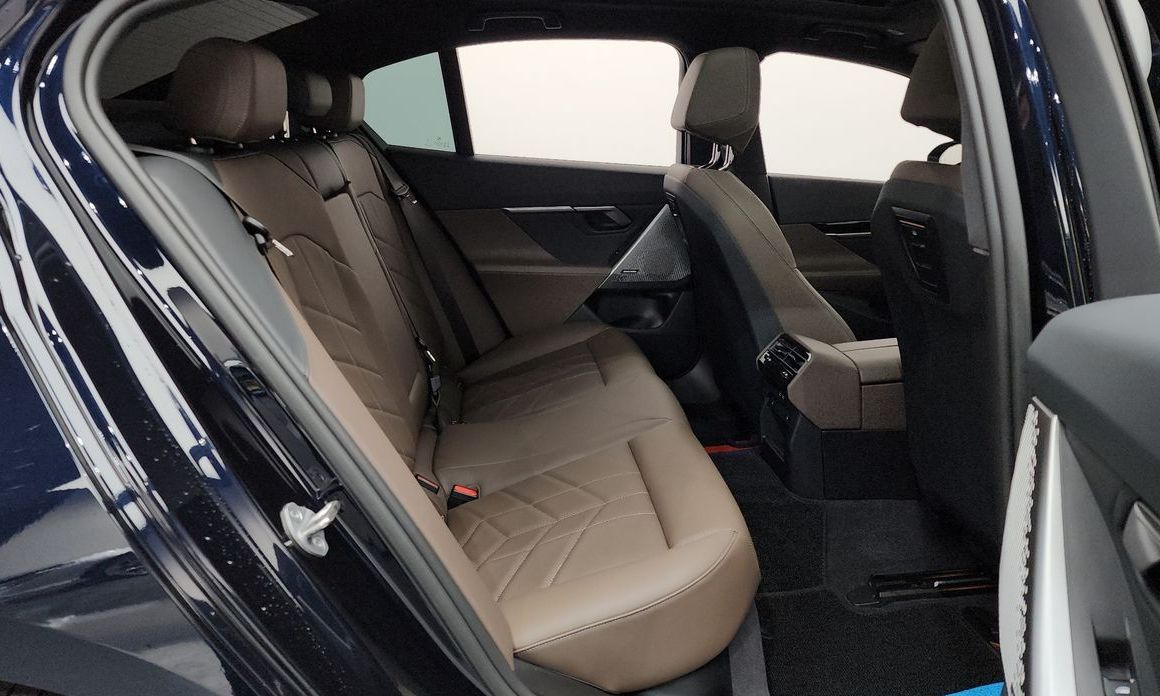 BMW 5-Series 2024