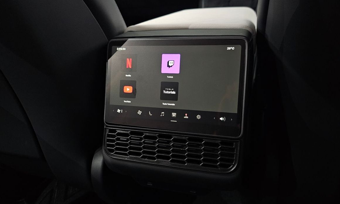 Tesla Model Y 2025