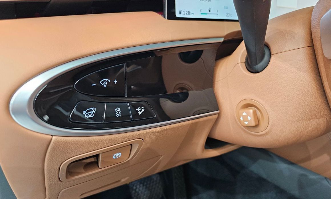 Genesis GV70 2025