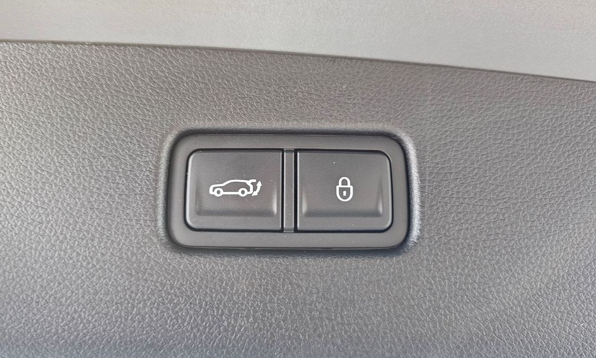 Genesis GV70 2025